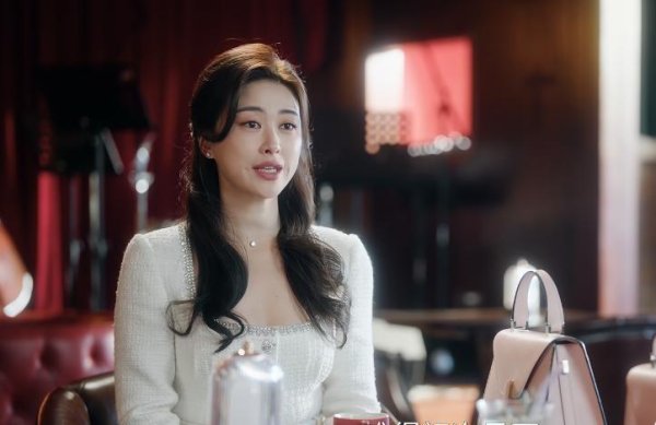 a股配资 李梦演小三被骂上热搜？《蜜语纪》反派太带感观众又爱又恨！